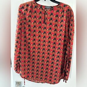 Limited red-orange geometric pattern Medium top for the holidays like new
